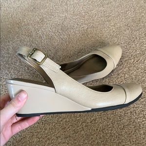 Nude Life-Strides Wedges